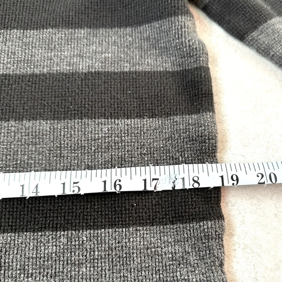 American Eagle Men’s Long Sleeve Medium Sweater - Picture 4 of 7